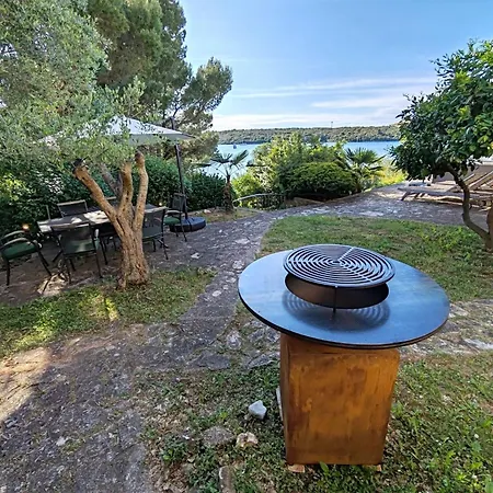 Haus Rina Mit Whirlpool Und Garten By Interhome Apartman *