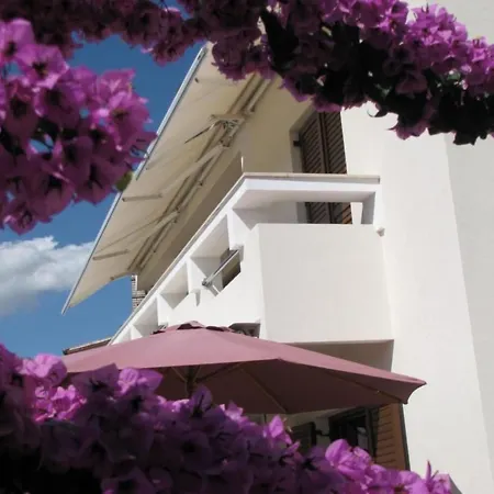 Haus Rina Mit Whirlpool Und Garten By Interhome
